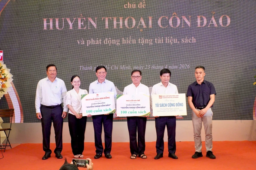 tủ sách (1).jpg