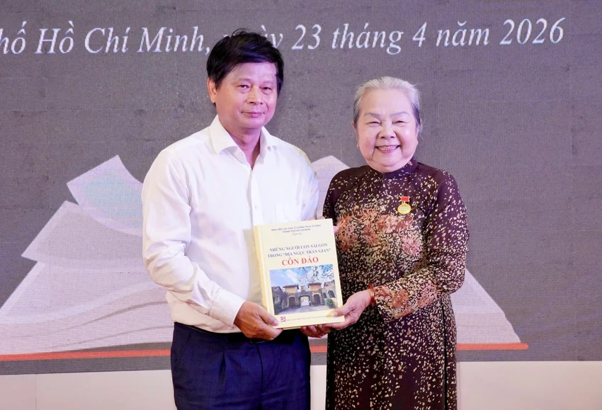 tủ sách (3).jpg
