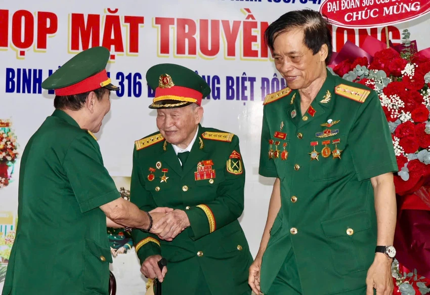 Tư Cang (1).jpg