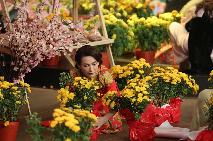 Dàn nghệ sĩ diện áo dài đón Tết cùng 'Ký ức vui vẻ' ảnh 3
