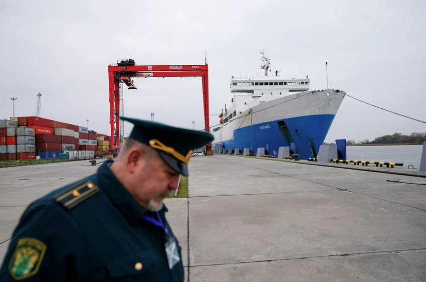 Nga cảnh báo Lithuania vì cấm vận chuyển hàng hóa đến Kaliningrad. Ảnh: REUTERS Nga cảnh báo Lithuania vì cấm vận chuyển hàng hóa đến Kaliningrad. Ảnh: REUTERS