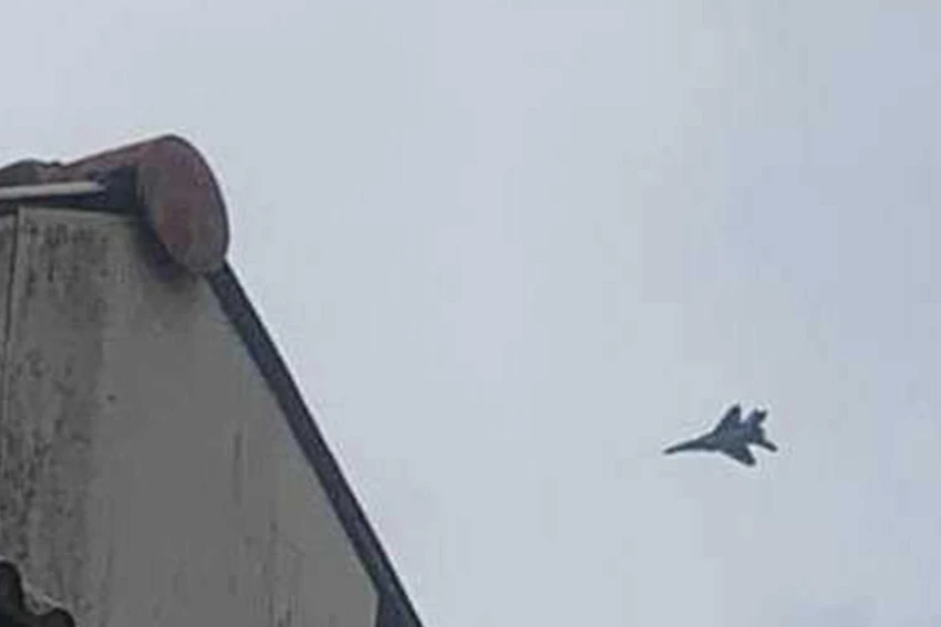 Thái Lan điều tiêm kích F-16 chặn máy bay nghi của Myanmar xâm nhập không phận. Ảnh: ASSAWIN PINITWONG Thái Lan điều tiêm kích F-16 chặn máy bay nghi của Myanmar xâm nhập không phận. Ảnh: ASSAWIN PINITWONG