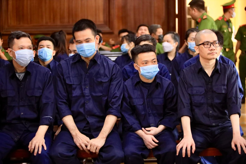 Các bị cáo tại phiên toà sơ thẩm hồi tháng 12-2022. Ảnh: NGUYỆT NHI Các bị cáo tại phiên toà sơ thẩm hồi tháng 12-2022. Ảnh: NGUYỆT NHI