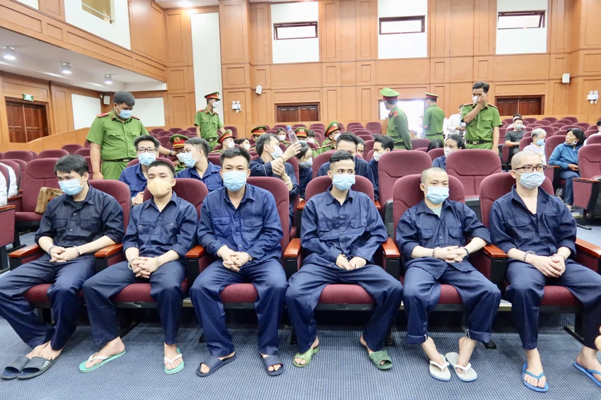 Các bị cáo tại phiên toà phúc thẩm. Ảnh: TRÍ MINH Các bị cáo tại phiên toà phúc thẩm. Ảnh: TRÍ MINH