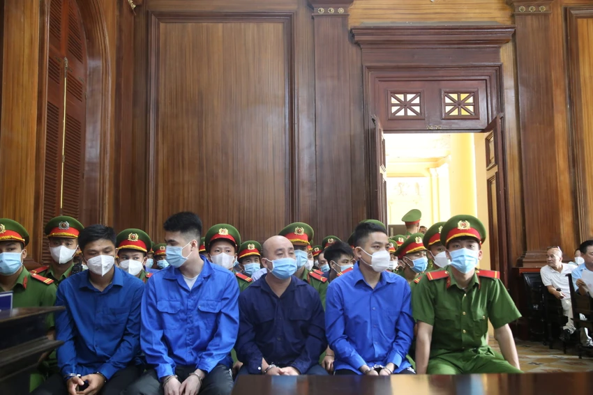 Các bị cáo tại phiên toà. Ảnh: PT
