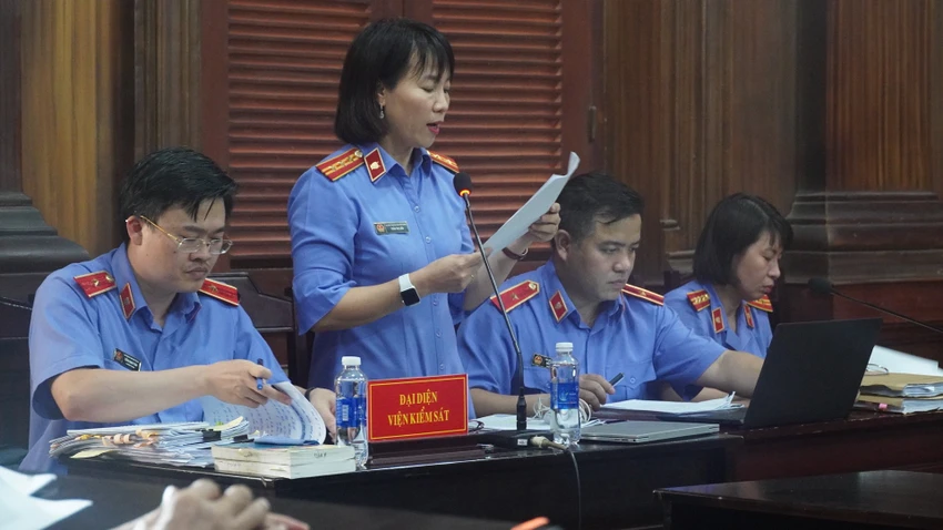 Sáu bị cáo trong vụ án với nhiều tình tiết giảm nhẹ được đại diện VKS đề nghị cho hưởng án treo. Ảnh: HỮU ĐĂNG Sáu bị cáo trong vụ án với nhiều tình tiết giảm nhẹ được đại diện VKS đề nghị cho hưởng án treo. Ảnh: HỮU ĐĂNG