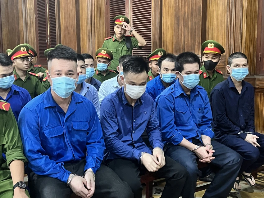 Các bị cáo tại phiên toà. Ảnh: HỮU ĐĂNG