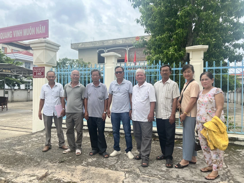 người dân trồng mía