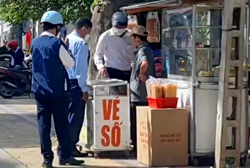 vé số bị cắt góc