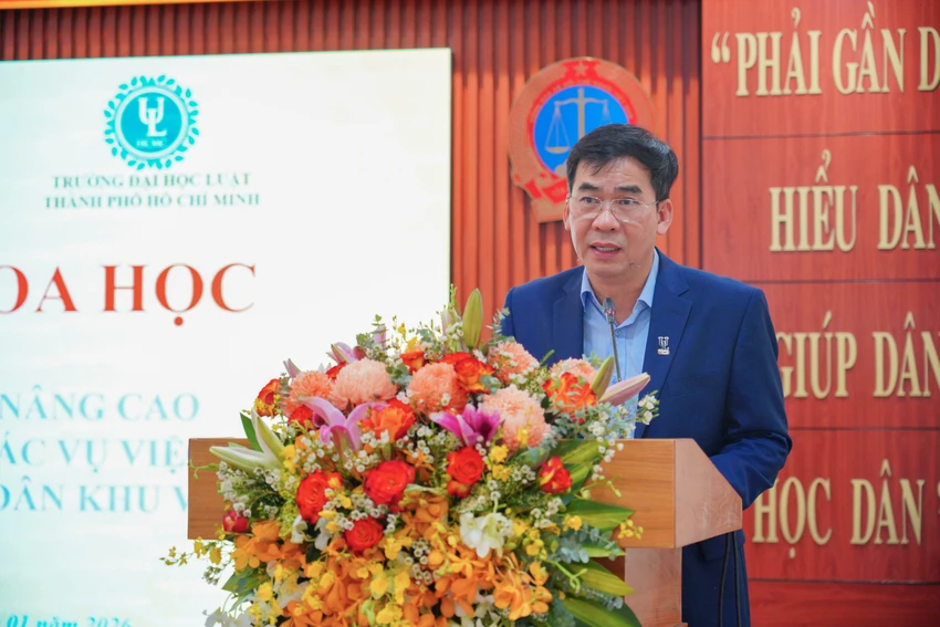 TS Lê Trường Sơn, Hiệu trưởng Trường ĐH Luật TP.HCM, phát biểu tại hội thảo. IMG_2909.jpeg