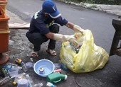 Tuồn rác thải nhựa trong BV ra ngoài để... làm hộp đựng bánh