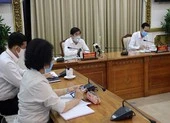 Chủ tịch TP.HCM nói về việc người dân tìm không ra khẩu trang