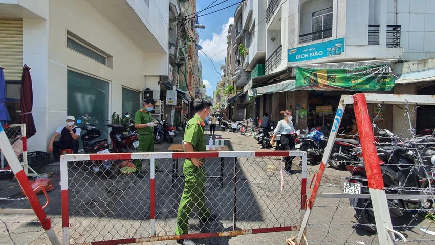 Phong tỏa hẻm 287 Nguyễn Đình Chiểu vì ca nghi mắc COVID-19 ảnh 6 Phong tỏa hẻm 287 Nguyễn Đình Chiểu vì ca nghi mắc COVID-19 ảnh 6