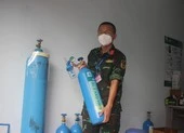 Động viên người già, người bệnh nền nhiễm COVID-19 vào cơ sở điều trị