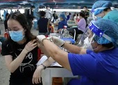 Đến tận nhà dân để tiêm vaccine COVID-19