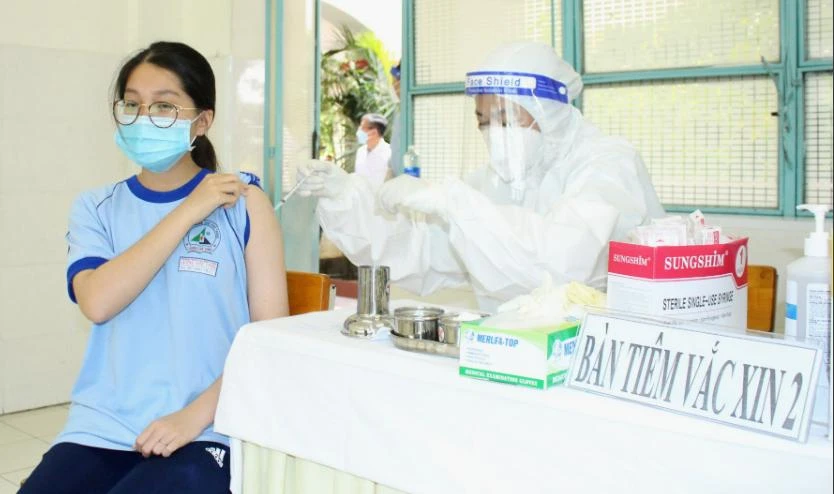 Một trẻ được tiêm vaccine ngừa COVID-19. Ảnh: TRẦN NGỌC Một trẻ được tiêm vaccine ngừa COVID-19. Ảnh: TRẦN NGỌC