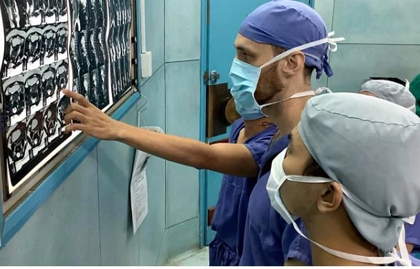 Sở Y tế TP.HCM kiến nghị bác sĩ nước ngoài phải nói tiếng Việt khi khám, chữa bệnh. Ảnh: LÊ PHƯƠNG Sở Y tế TP.HCM kiến nghị bác sĩ nước ngoài phải nói tiếng Việt khi khám, chữa bệnh. Ảnh: LÊ PHƯƠNG