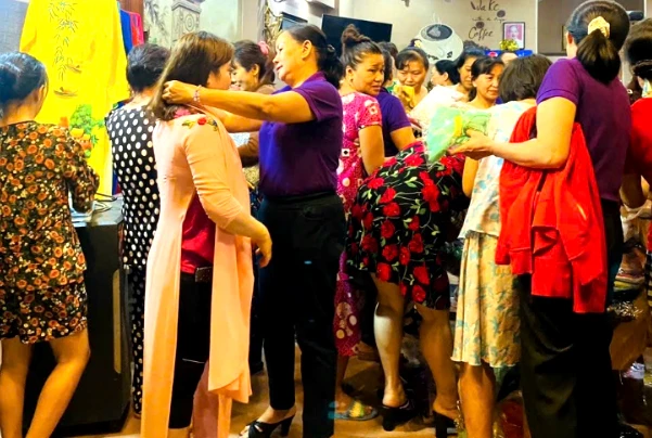 tang-ao-dai-2.jpg