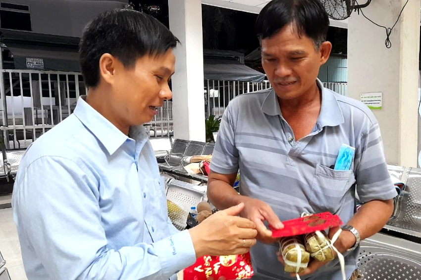 tet.jpg