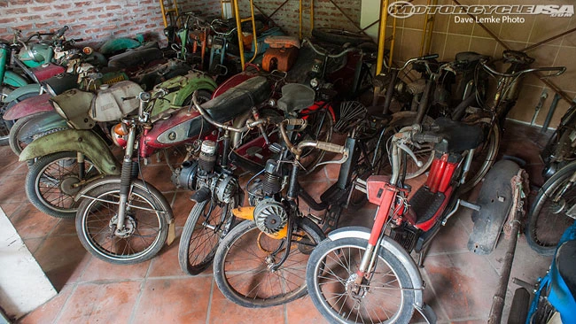 Chủ bộ sưu tập môtô 'khủng' tại Hà thành lên 'báo Tây' 4