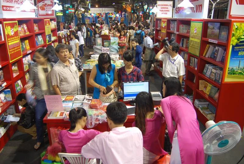 Khai mạc đường hoa Nguyễn Huệ 2014 ảnh 9 Khai mạc đường hoa Nguyễn Huệ 2014 ảnh 9