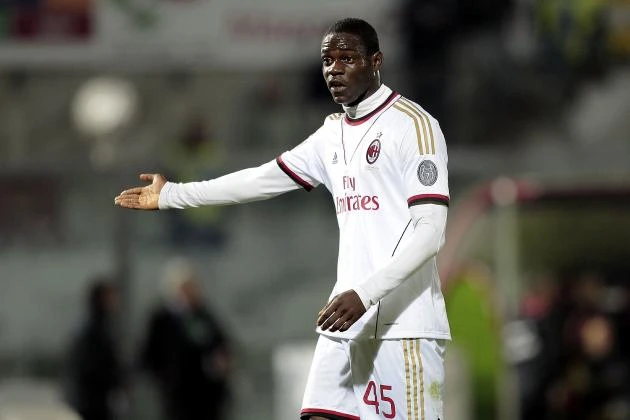 Arsenal hỏi mua Balotelli ảnh 1