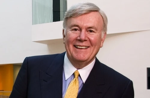 Patrick McGovern là người tiên phong trong lĩnh vực truyền thông thế giới. Ảnh: Boston patrick-mcgovern-4063-1395400789.jpg