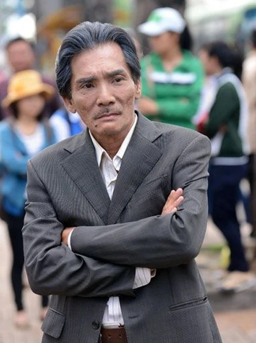 Ván bài lật ngửa, Chánh Tín