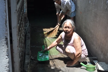 Bốn năm sống chung với nước thải hôi thối ảnh 1 Bốn năm sống chung với nước thải hôi thối ảnh 1