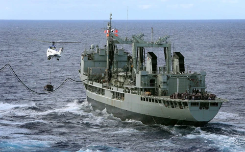 Trực thăng Mỹ và tàu hải quân Australia tìm kiếm MH370 trên Ấn Độ Dương. Ảnh: Reuters an-do-duong-6337-1399173701.jpg
