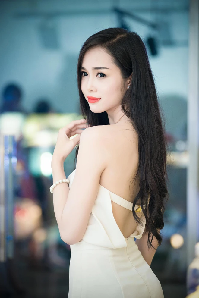 Ngọc Anh khoe lưng trần mướt mắt ảnh 5 Ngọc Anh khoe lưng trần mướt mắt ảnh 5