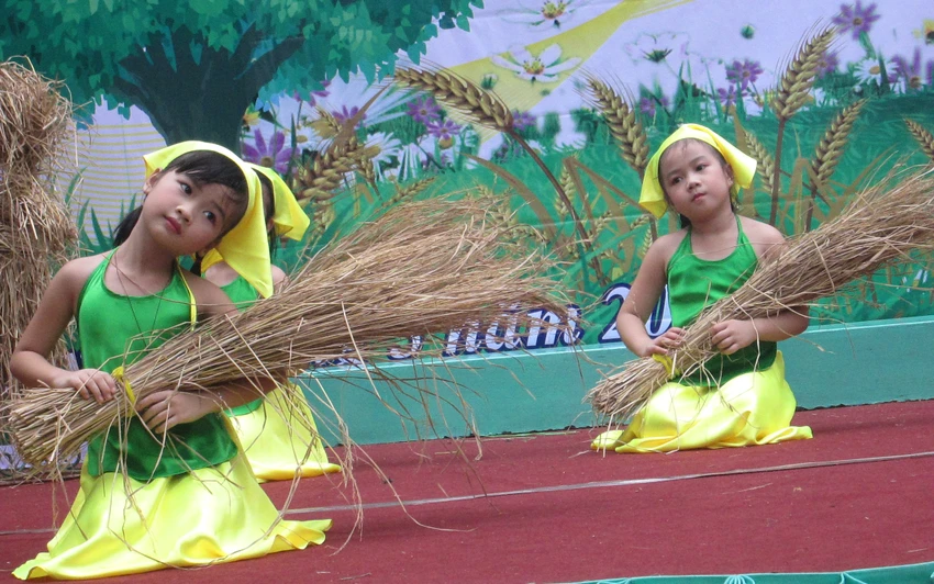 Ngộ nghĩnh nghe trẻ mầm non hát dân ca ảnh 6