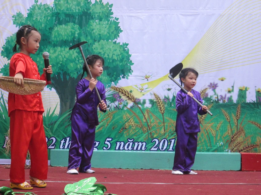 Ngộ nghĩnh nghe trẻ mầm non hát dân ca ảnh 10