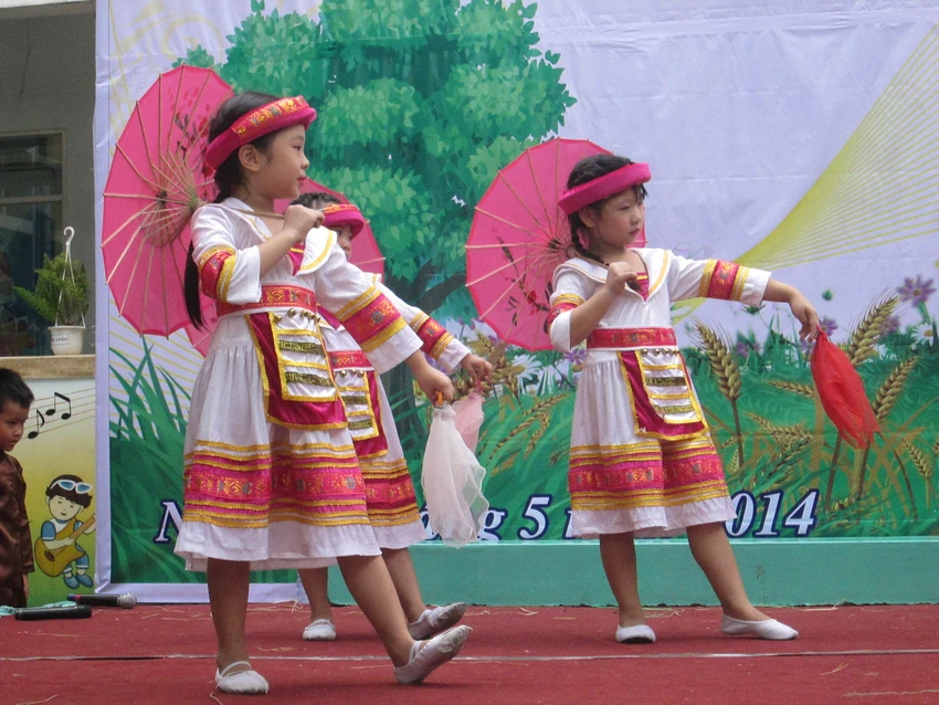 Ngộ nghĩnh nghe trẻ mầm non hát dân ca ảnh 8
