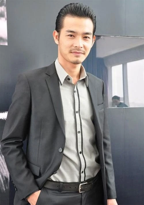 Quách Ngọc Ngoan bị tố là "con bạc khát nước" khi có tin đồn, anh mê đánh bạc đến mức phải bán xe. Nhập mô tả cho ảnh