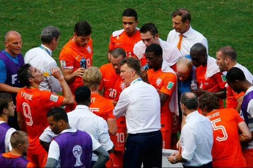 HLV Van Gaal được khen ngợi ảnh 1