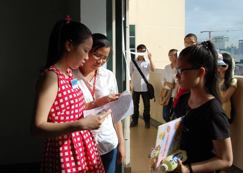 Nhiều sai sót trong ngày làm thủ tục thi ĐH đợt 2 ảnh 6 Nhiều sai sót trong ngày làm thủ tục thi ĐH đợt 2 ảnh 6