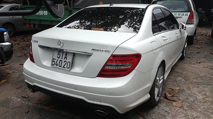 Siêu mẫu Thanh Hằng mở cửa xe hơi gây tai nạn? ảnh 1 Siêu mẫu Thanh Hằng mở cửa xe hơi gây tai nạn? ảnh 1