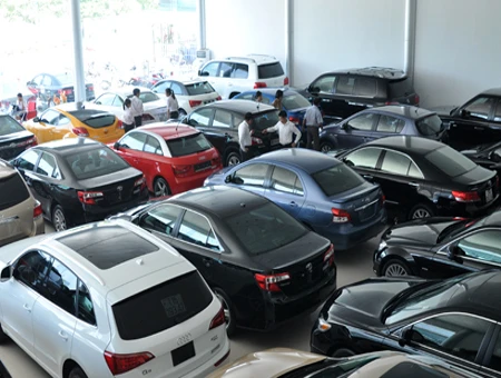 Giá ôtô Việt Nam đang quá cao khiến nhiều ngườikhó tiếp cận. Ảnh: Anh Quân oto-9070-1409049342.jpg