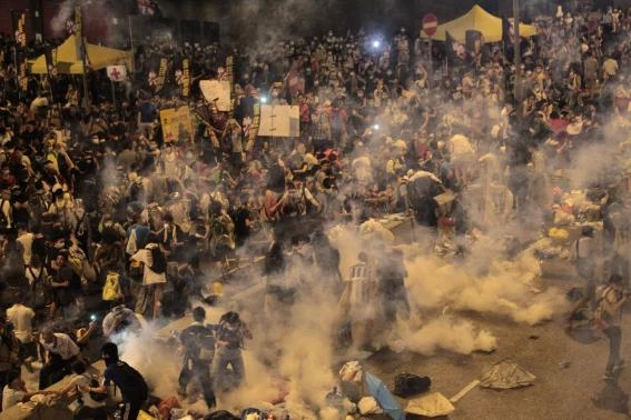 Biểu tình tại Hong Kong: Trung tâm tài chính hay ‘chiến trường’? ảnh 4 Biểu tình tại Hong Kong: Trung tâm tài chính hay ‘chiến trường’? ảnh 4