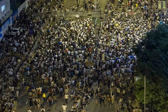 Biểu tình tại Hong Kong: Trung tâm tài chính hay ‘chiến trường’? ảnh 7 Biểu tình tại Hong Kong: Trung tâm tài chính hay ‘chiến trường’? ảnh 7
