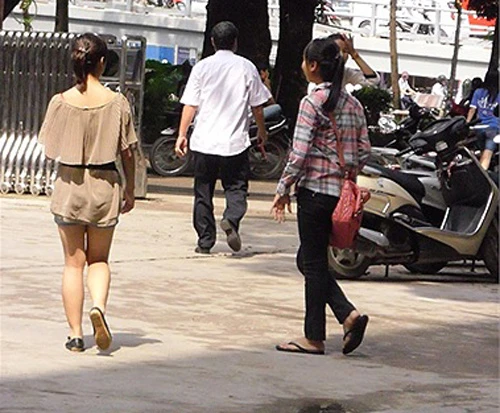 trang phục, ĐH Cửu Long, ĐH Mỏ - Địa chất, ĐH Y Hà Nội, ĐH Tiền Giang