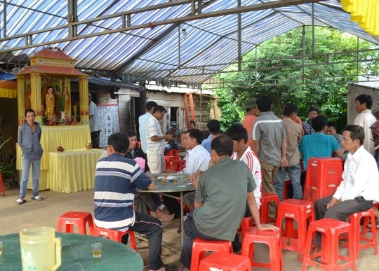 Gia đình nạn nhân tổ chức tang lễ cho em Đức