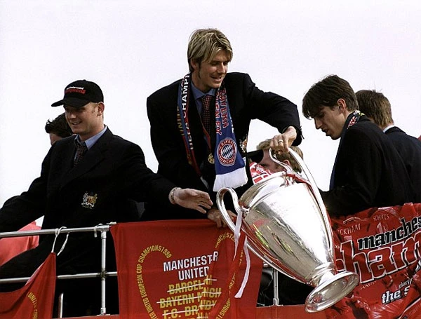 Chiếc Cup Champions League 1999 là đỉnh cao trong sự nghiệp của David Beckham. Ảnh:SM. Beckham-2-7379-1415610176.jpg