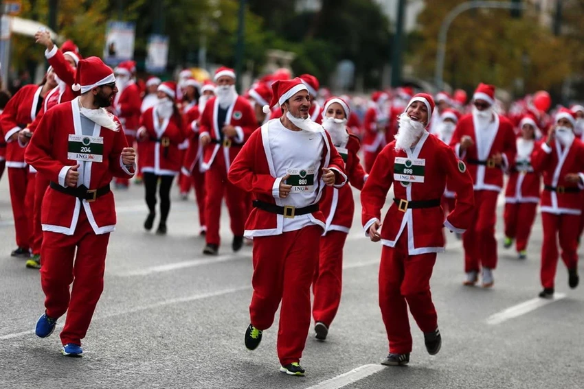 Độc đáo cuộc thi chạy của các ông già Noel khắp thế giới ảnh 5 Độc đáo cuộc thi chạy của các ông già Noel khắp thế giới ảnh 5