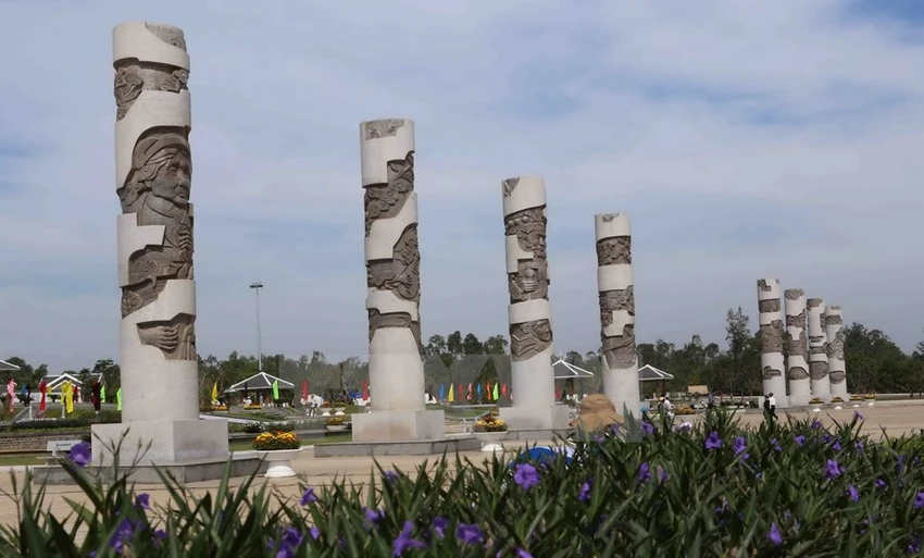 Chiêm ngưỡng tượng đài Mẹ Việt Nam Anh hùng lớn nhất nước ảnh 7 Chiêm ngưỡng tượng đài Mẹ Việt Nam Anh hùng lớn nhất nước ảnh 7