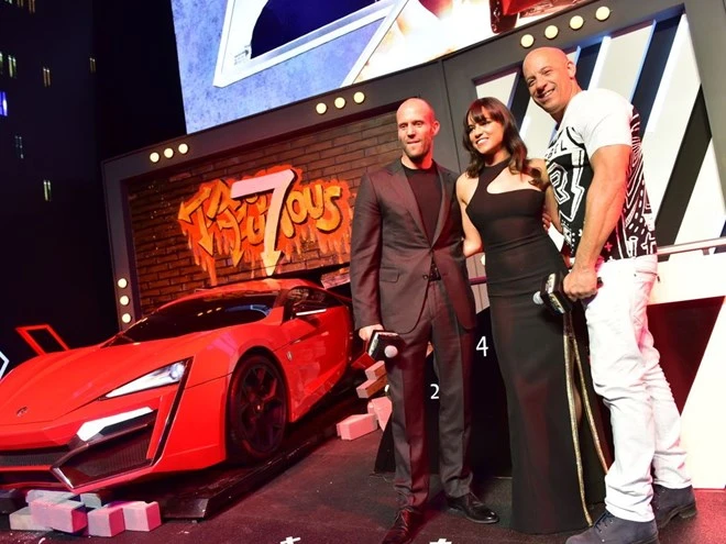 Bom tấn "Fast & Furious 7" dùng cả siêu xe trị giá 3,5 triệu USD ảnh 1