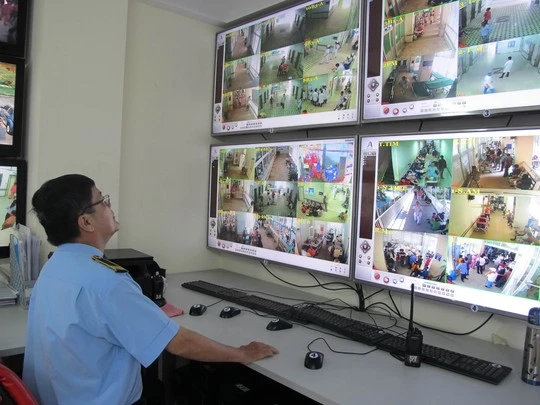 Hệ thống camera an ninh tại Bệnh viện Chợ Rẫy rất hiệu quả trong việc phát hiện trộm cắp tại bệnh viện - ảnh Phạm Dũng Hệ thống camera an ninh tại Bệnh viện Chợ Rẫy rất hiệu quả trong việc phát hiện trộm cắp tại bệnh viện - ảnh Phạm Dũng