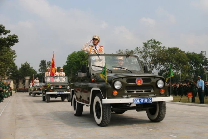 Xe chỉ huy, xe tổ cảnh kỳ- Ảnh: Tiến Long Xe chỉ huy, xe tổ cảnh kỳ