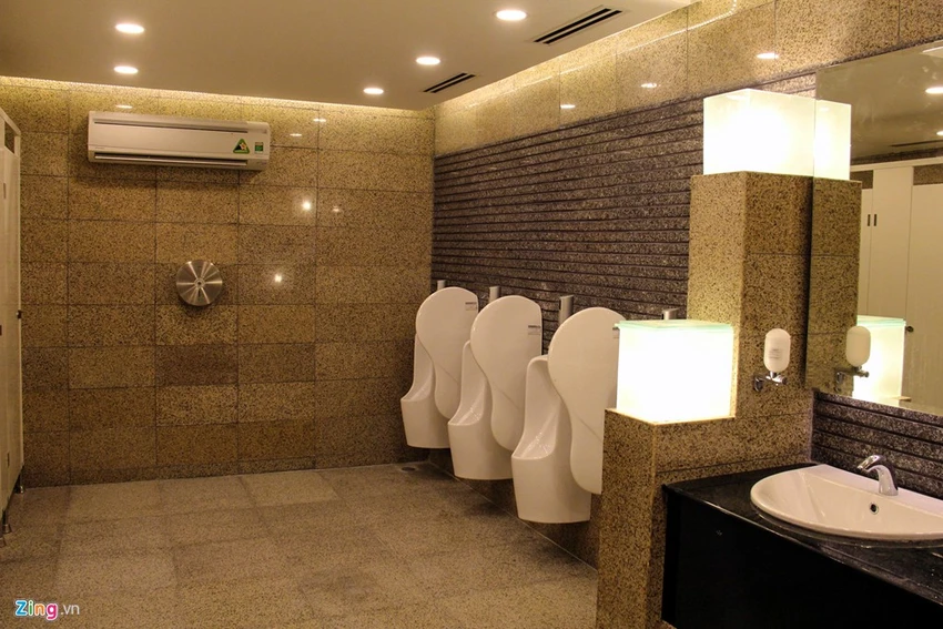 Khu vực này được thiết kế rộng rãi, thoáng mát. Dưới lòng đất phố đi bộ Sài Gòn có gì?
